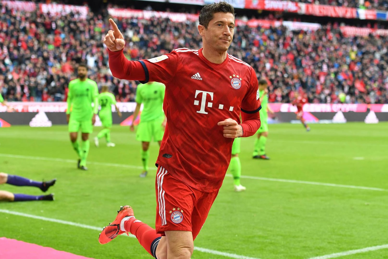 Jubel bald in einem anderen Trikot? Bayern-Torjäger Robert Lewandowski.