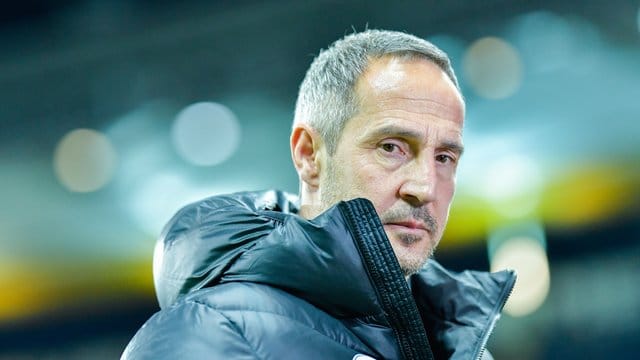 Frankfurts Trainer Adi Hütter hat mit seinem Team eine aufregende Saison erlebt.