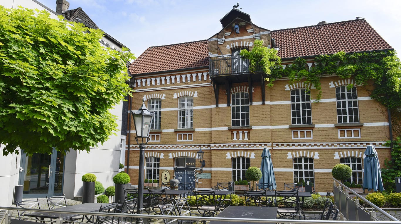 Habbel's Destillerie und Brennerei: Die historische Brennerei von 1878 steht unter Denkmalschutz.
