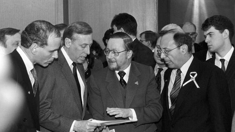 Präsident Landsbergis empfängt US-Kongressbageordnete 1991 in Vilnius: "Wenn die Nato den Eifer möglicher Kriegsverbrecher zügelt, ist das nichts Schlechtes."