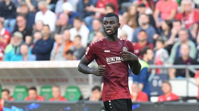 Wechselt von Absteiger Hannover nach Hoffenheim: Ihlas Bebou.