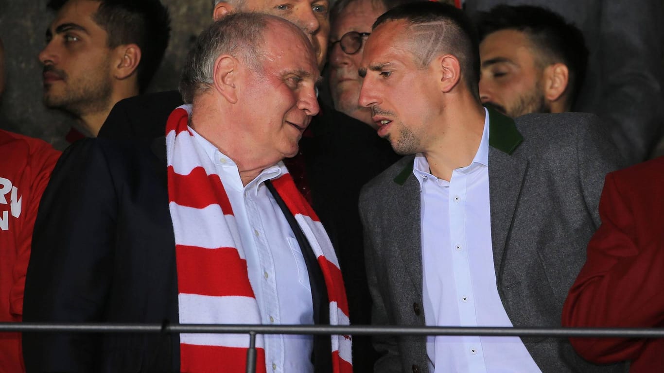 Seit Jahren beim FC Bayern: Uli Hoeneß (l.) und Franck Ribéry.