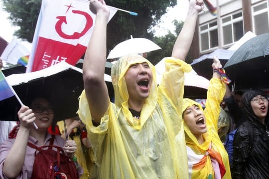 Taiwan ist das erste Land in Asien, das die Homoehe einführt.
