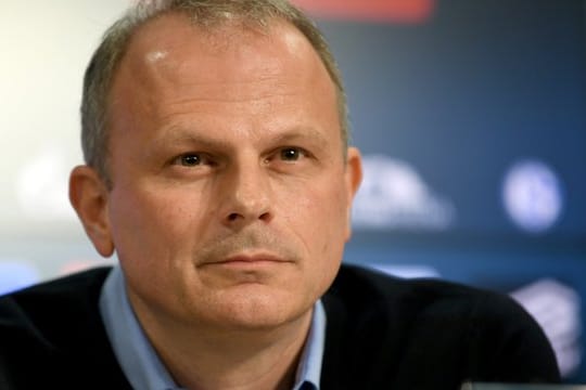 Jochen Schneider wird das Relegations-Heimspiel seines Ex-Vereins live im Stadion verfolgen.
