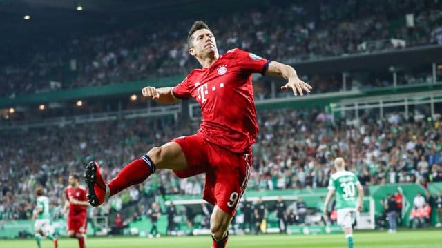 Robert Lewandowski hat die Torjägerkanone bereits dreimal gewonnen. Robert Lewandowski hat die Torjägerkanone bereits dreimal gewonnen.