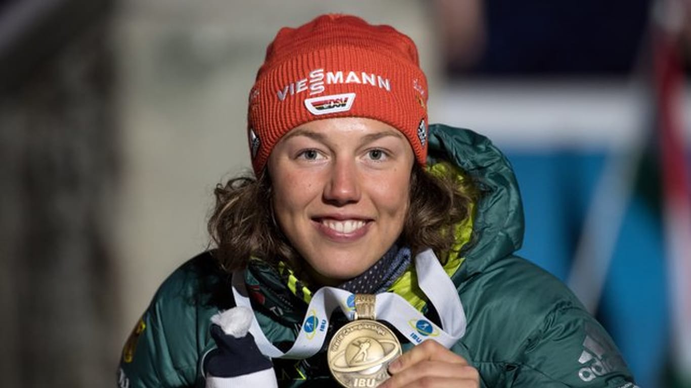 Biathlon-Star Laura Dahlmeier hat überraschend die sportliche Karriere beendet.