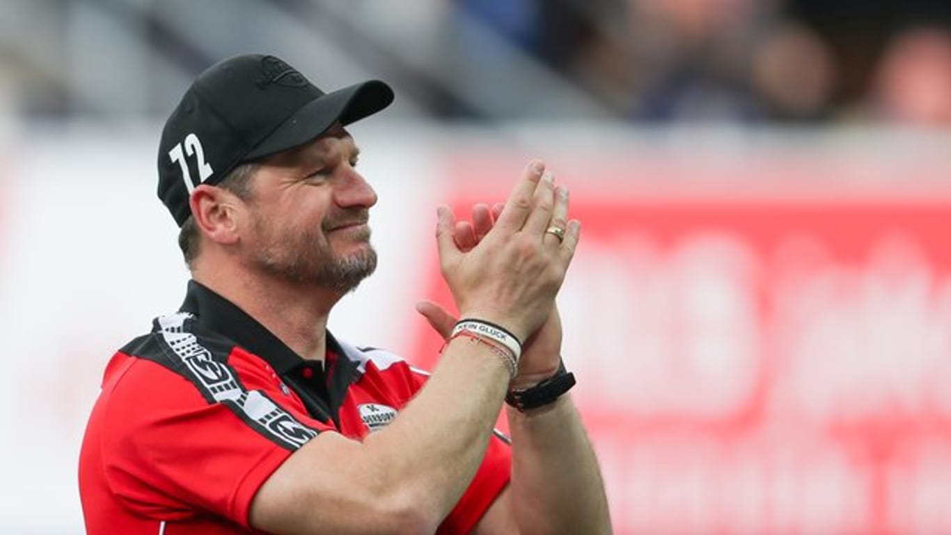 Paderborns Trainer Steffen Baumgart will mit seinem Team den zweiten Platz verteidigen.