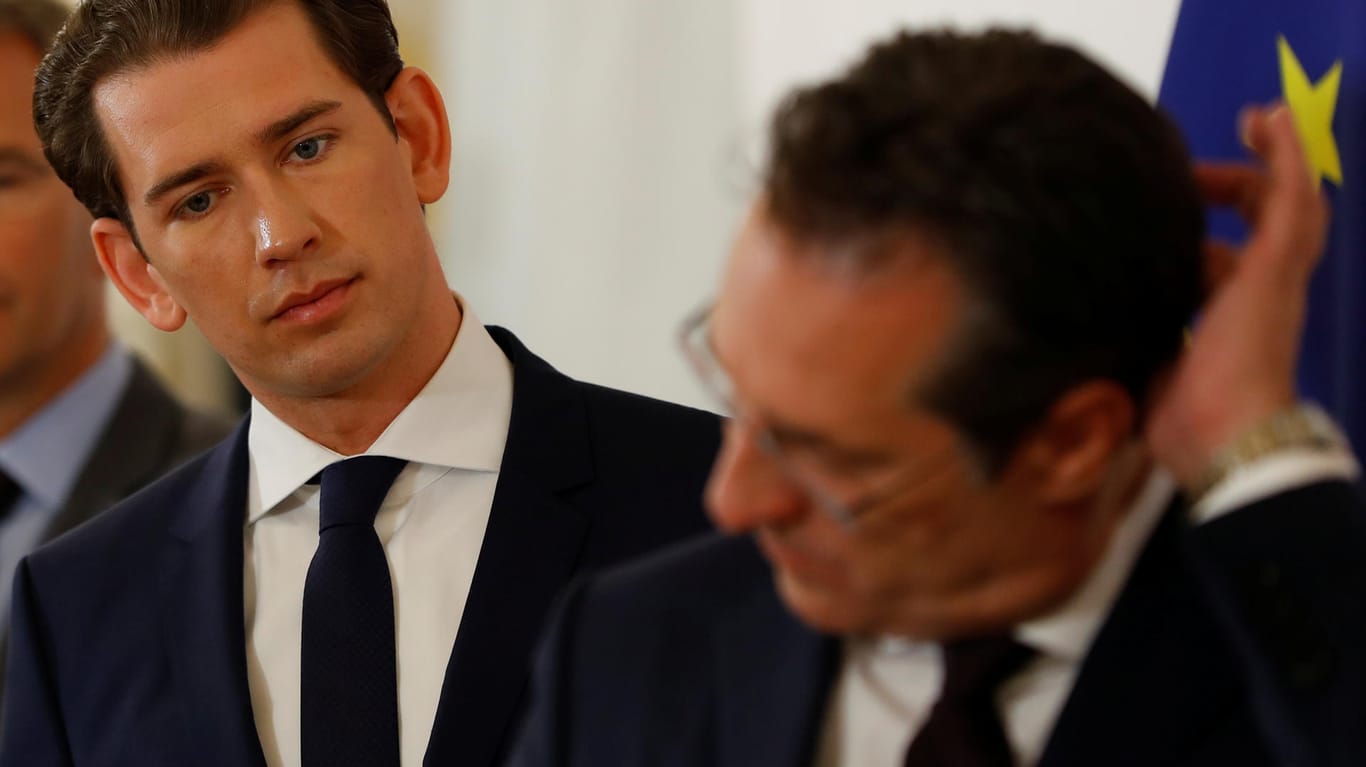 Sebastian Kurz und Heinz-Christian Strache: Österreichs Bundeskanzler von der ÖVP wird mit einem handfesten Skandal seines Koalitionspartners FPÖ konfrontiert.