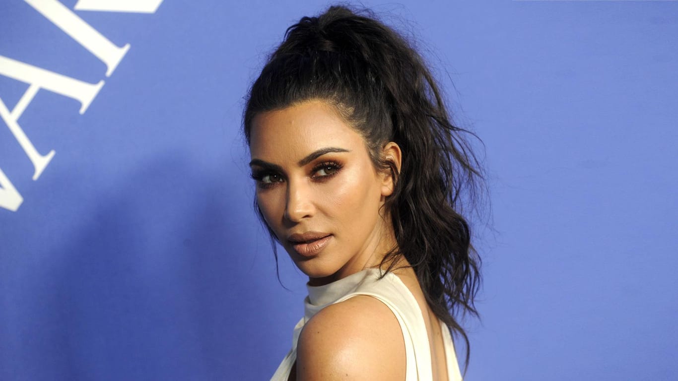 Kim Kardashian: Sie ist zum vierten Mal Mutter geworden.