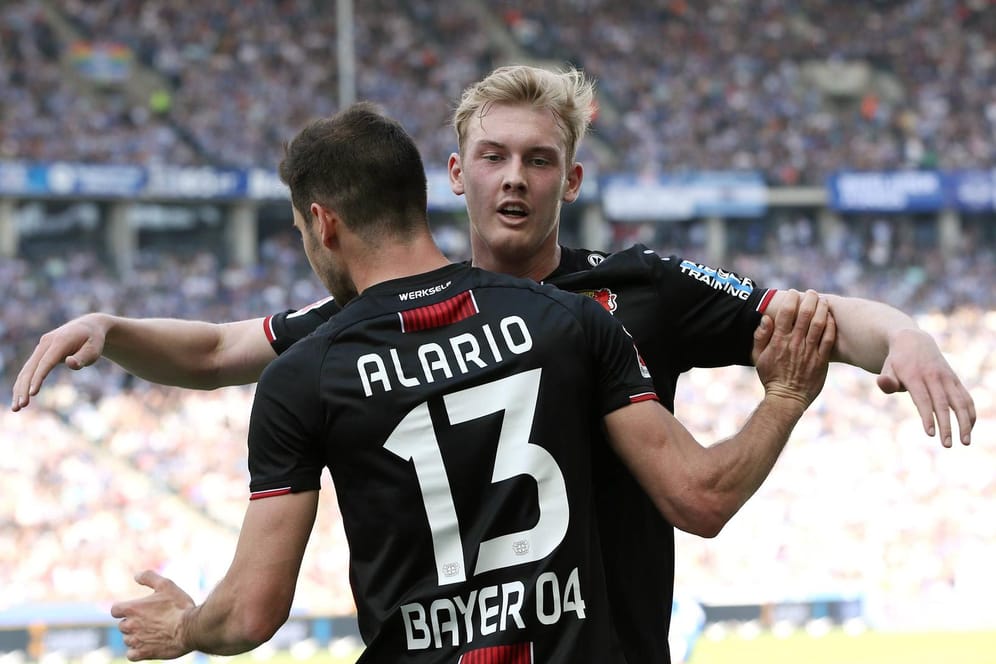 Torschützen in Berlin: Lucas Alario (vorne) und Julian Brandt trafen für Leverkusen am 34. Spieltag.