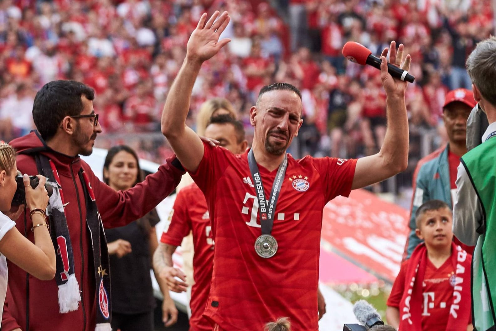 Franck Ribéry: Als der Franzose nach der Titel-Zeremonie ans Mikrofon trat, flossen die Tränen.