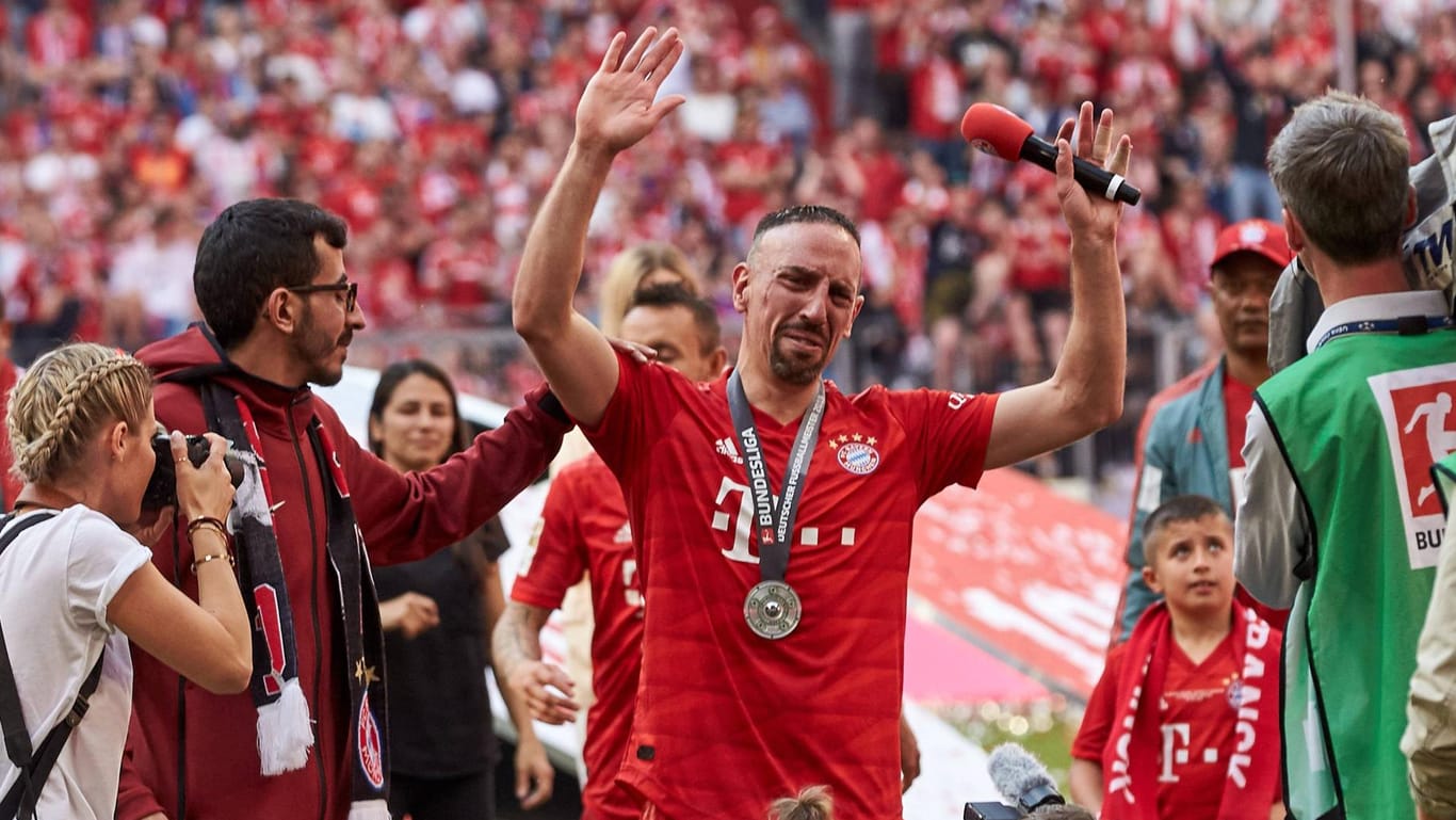 Franck Ribéry: Als der Franzose nach der Titel-Zeremonie ans Mikrofon trat, flossen die Tränen.