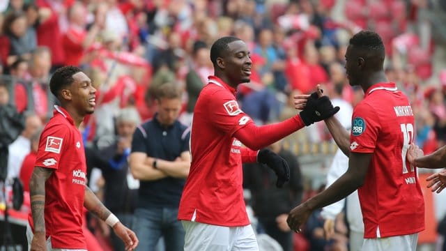Zog sich den Unmut von Julian Nagelsmann zu: Mainz-Torschütze Jean-Philippe Mateta (M). Zog sich den Unmut von Julian Nagelsmann zu: Mainz-Torschütze Jean-Philippe Mateta (M).