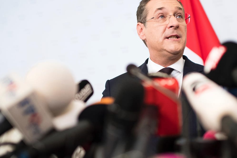 Heinz-Christian Strache. Der österreichische Ex-Vize-Kanzler hat seinem Land einen riesigen Politskandal beschert. Auch die Rechtspopulisten in Europa treffen die Veröffentlichungen hart – sie verlieren eine ihrer wenigen Regierungsbeteiligungen.
