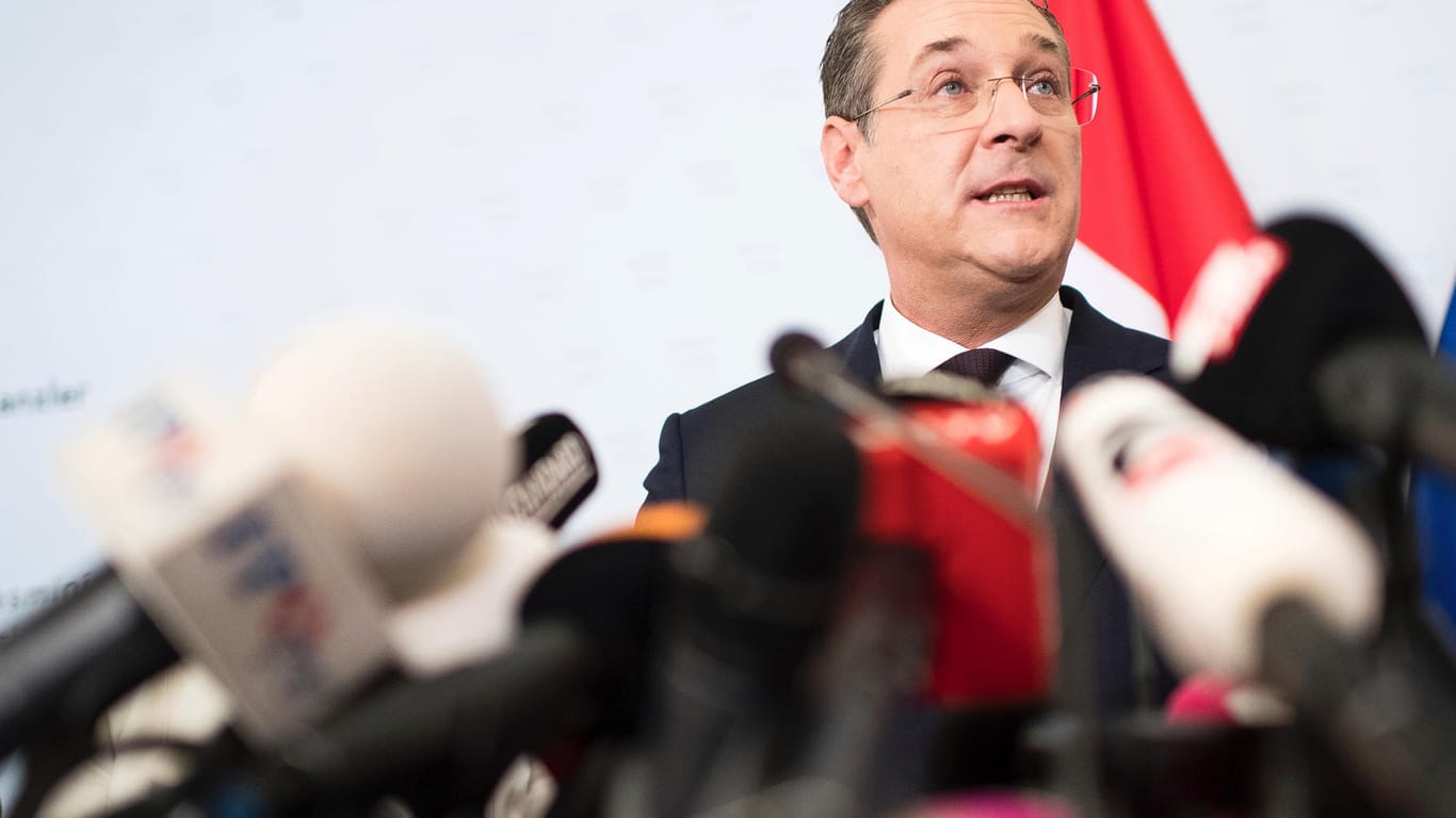 Heinz-Christian Strache. Der österreichische Ex-Vize-Kanzler hat seinem Land einen riesigen Politskandal beschert. Auch die Rechtspopulisten in Europa treffen die Veröffentlichungen hart – sie verlieren eine ihrer wenigen Regierungsbeteiligungen.