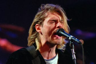 Kurt Cobain: Der Sänger der US-amerikanischen Kult-Rockband Nirvana beschrieb den Teller vor einem Konzert in Washington. (Archivbild)