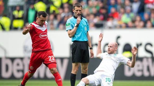Kevin Stöger (l) wird Fortuna länger fehlen.