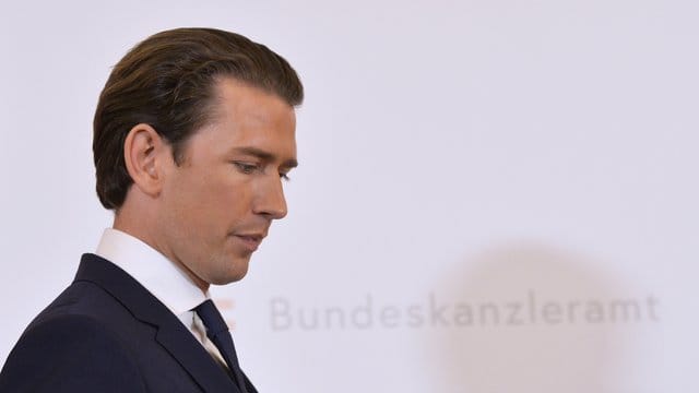 Auch sein Stuhl wackelt: Bundeskanzler Sebastian Kurz.