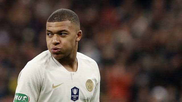 Kylian Mbappe lässt seine Zukunft offen.