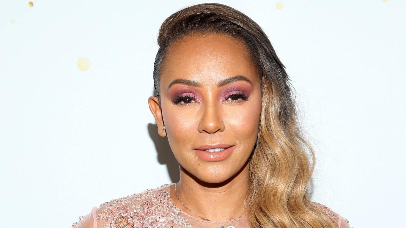 Mel B: Die Sängerin wurde panisch in ein Krankenhaus in London eingeliefert. Der Grund sei eine kurzzeitige Erblindung auf beiden Augen. Mel B: Die Sängerin wurde panisch in ein Krankenhaus in London eingeliefert. Der Grund sei eine kurzzeitige Erblindung auf beiden Augen.