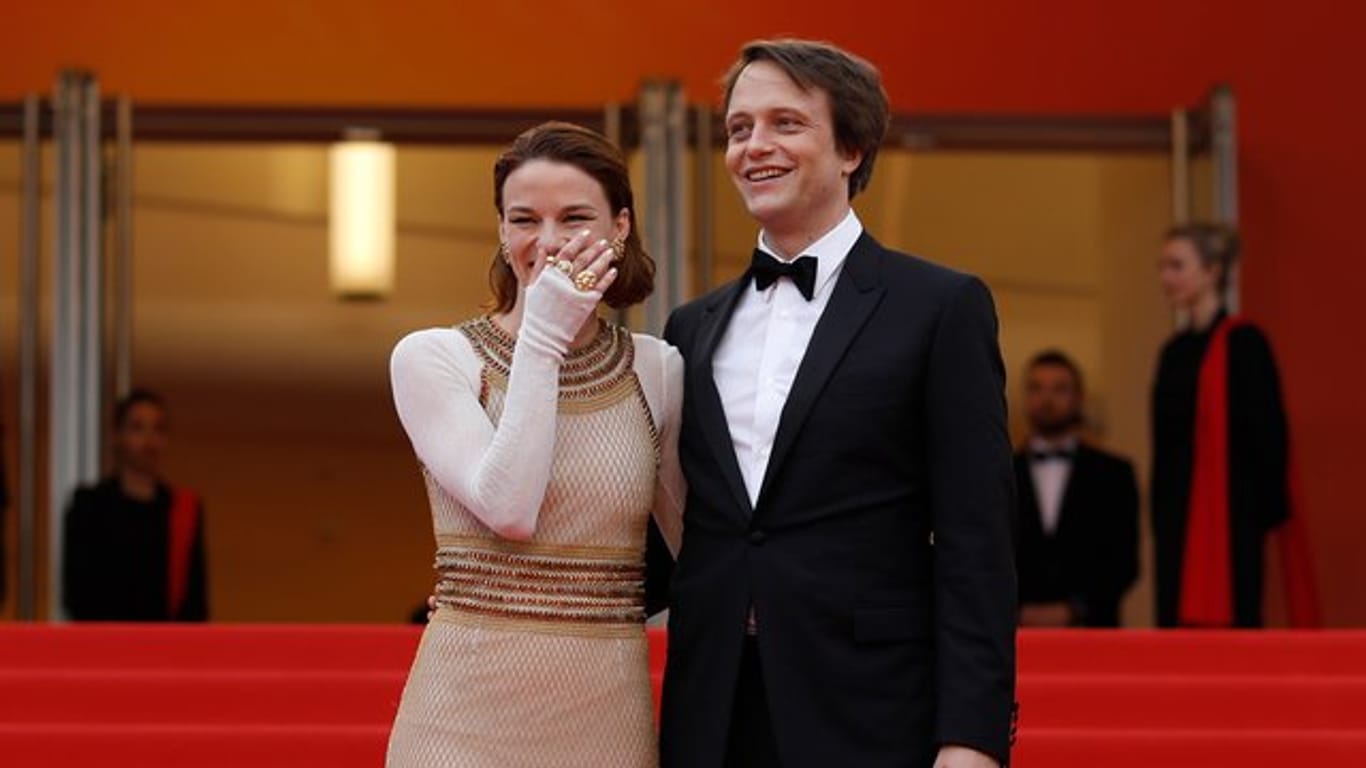 August Diehl und Valerie Pachner vor der Premiere ihres Films "A Hidden Life" in Cannes.