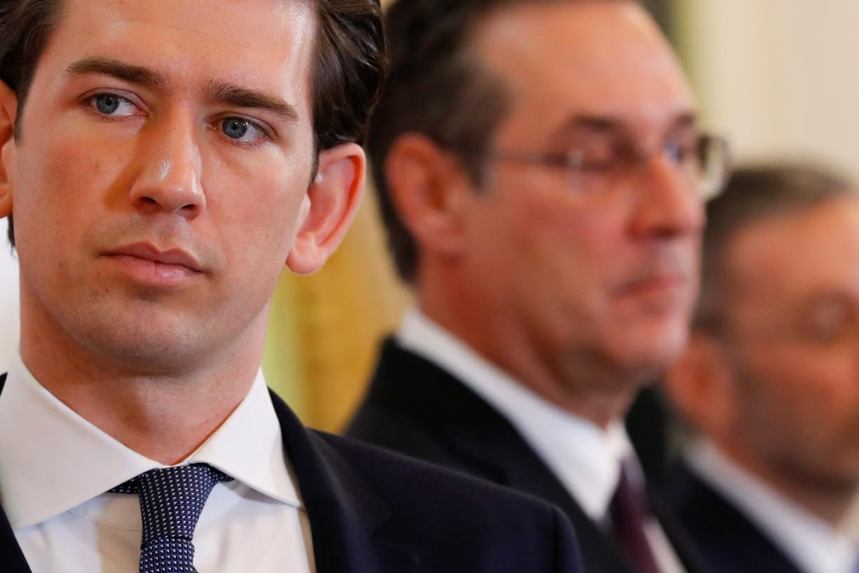 Kanzler Sebastian Kurz mit Ex-Vize-Kanzler Strache und Herbert Kickl: Die Regierungskrise in Österreich spitzt sich zu.