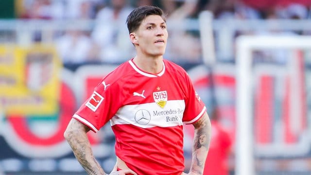 Steven Zuber ist wenige Tage vor dem ersten Relegationsspiel ins Stuttgarter Mannschaftstraining zurückgekehrt. Steven Zuber ist wenige Tage vor dem ersten Relegationsspiel ins Stuttgarter Mannschaftstraining zurückgekehrt.