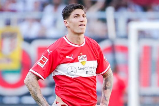 Steven Zuber ist wenige Tage vor dem ersten Relegationsspiel ins Stuttgarter Mannschaftstraining zurückgekehrt.