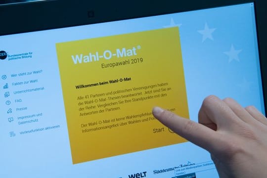 Die Partei Volt Deutschland hat erreicht, dass der Wahl-O-Mat zur Europawahl vorerst auf Eis gelegt werden muss.