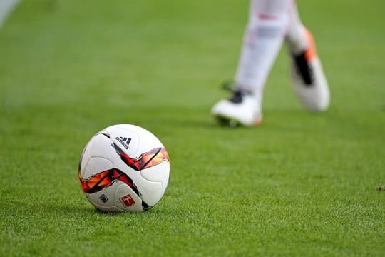 Die Nachwuchsteams des BVB und dem VfB Stuttgart bestreiten das Finale um die deutsche A-Juniorenmeisterschaft.