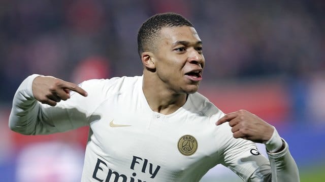 Stürmerstar Kylian Mbappe jubelt über ein Tor für Paris Saint Germain. Stürmerstar Kylian Mbappe jubelt über ein Tor für Paris Saint Germain.