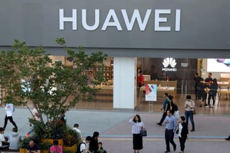 Huawei: Der chinesische Konzern darf nur noch für drei Monate Updates erhalten.