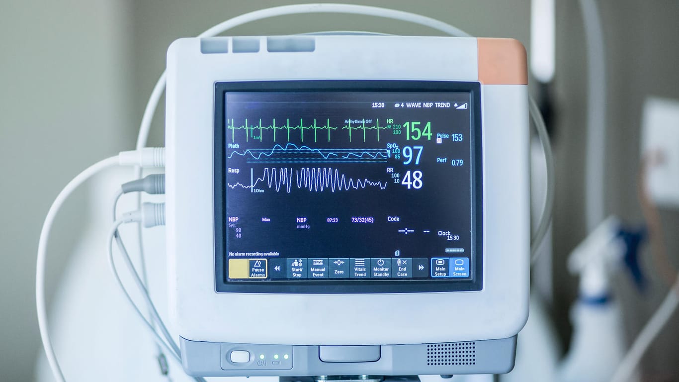Elektrokardiogramm: Das Gerät prüft die Funktion des Herzens.