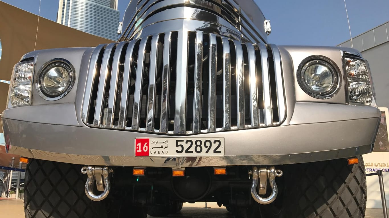 Riesige Schnauze des "Dhabiyan": Sie ist der eines 1946er GMC Trucks nachempfunden.