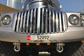 Riesige Schnauze des "Dhabiyan": Sie ist der eines 1946er GMC Trucks nachempfunden.