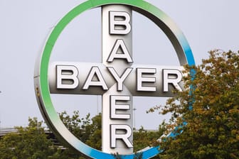 Bayer-Logo: Der Konzern hatte Monsanto 2018 für eine Rekordsumme von 56 Milliarden Euro gekauft.