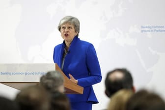 Die britische Premierministerin Theresa May kündigte an, dass das britische Parlament Anfang Juni darüber abstimmen soll, ob es ein zweites Brexit-Referendum geben soll.