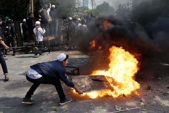 Straßenkämpfe in Jakarta: Bei den Protesten gegen das Wahlergebnis wurden mehrere Menschen getötet und Hunderte verletzt.