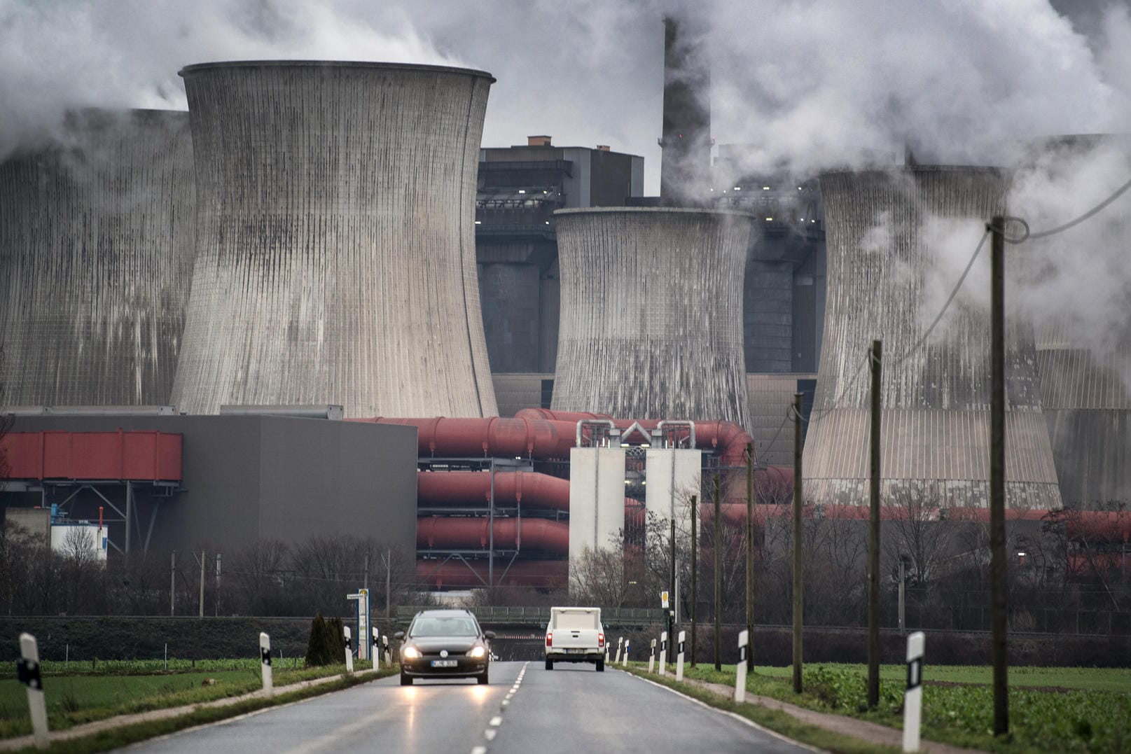 Das Braunkohlekraftwerk in Niederaußem. Das Rheinische Revier soll zur europäische Modellregion werden.