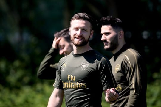 Shkodran Mustafi beim Training des FC Arsenal.