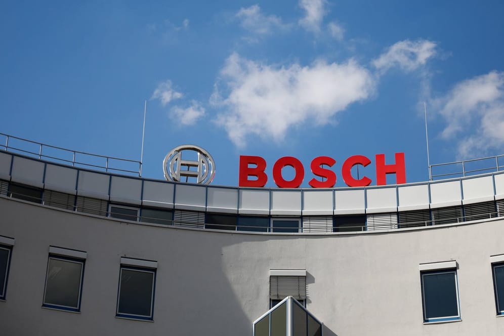 Bosch-Logo: Bosch ist in den VW-Skandal verstrickt, weil der Zulieferer die entsprechende Motorsteuerung geliefert hat, mit deren Software Volkswagen Diesel manipulierte.