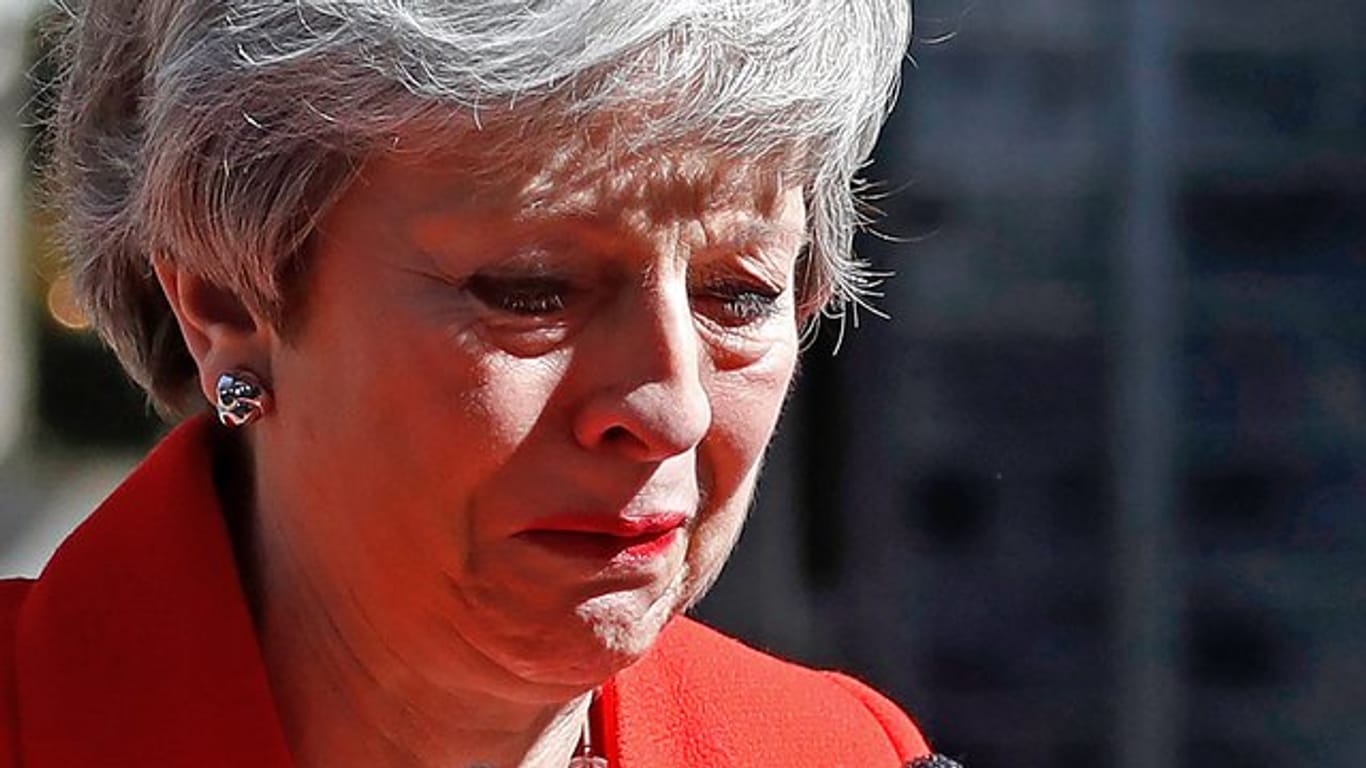 Kämpft mit den Tränen: Theresa May verkündet sichtlich bewegt ihren Rücktritt am 7.