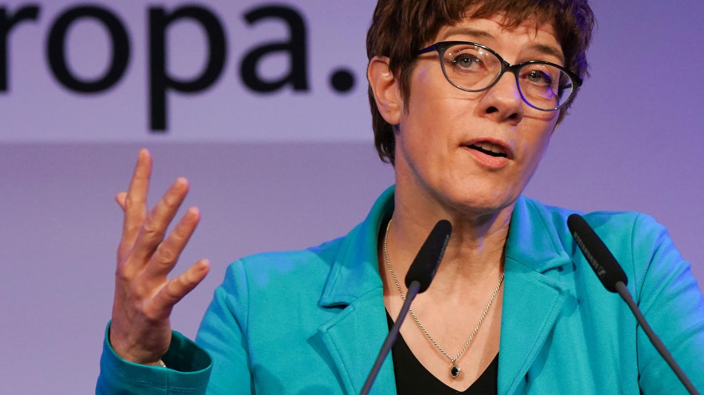 Annegret Kramp-Karrenbauer bei einer Wahlkampfveranstaltung: Verliert die CDU-Parteichefin den Draht zur jungen Generation?