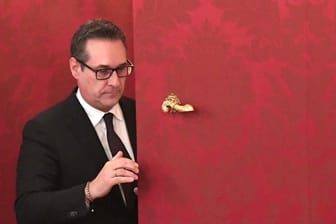 Ein Informant hat neue Details zu dem Ibiza-Video von Heinz-Christian Strache genannt.