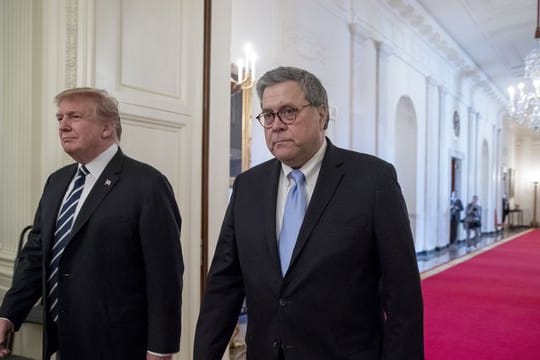 US-Präsident Donald Trump mit seinem Justizminister William Barr im Weißen Haus.