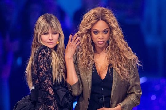 Heidi Klum (l) und Tyra Banks im Finale der Castingshow "Germany's next Topmodel".