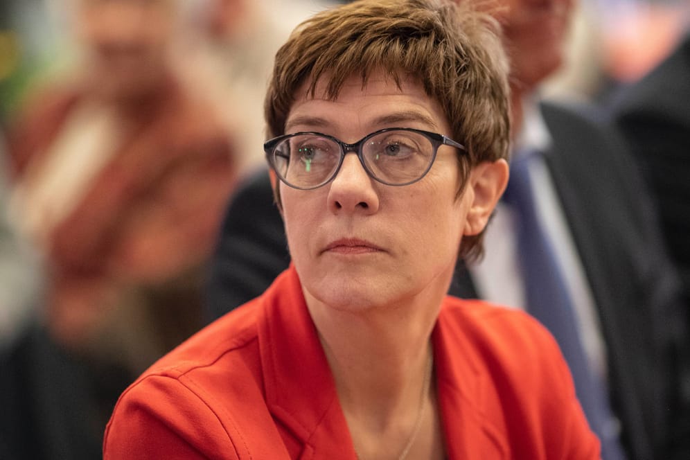 Diesmal reagiert die CDU-Chefin Annegret Kramp-Karrenbauer schnell: Auch die CDU wolle Klimaschutz.