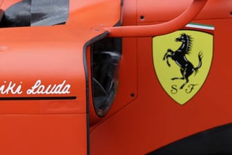 Auch Ferrari würdigt Niki Lauda: Sein Name fährt auf dem roten Boliden mit.
