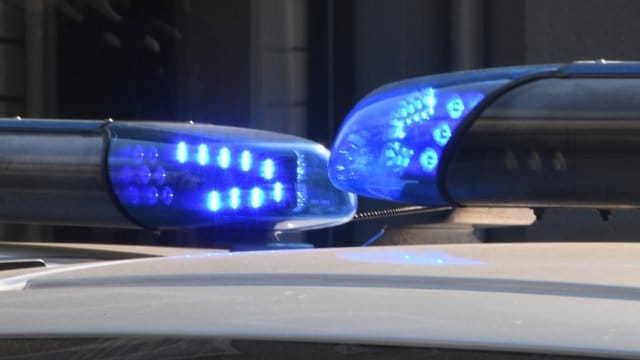 Polizei mit Blaulicht Polizei mit Blaulicht