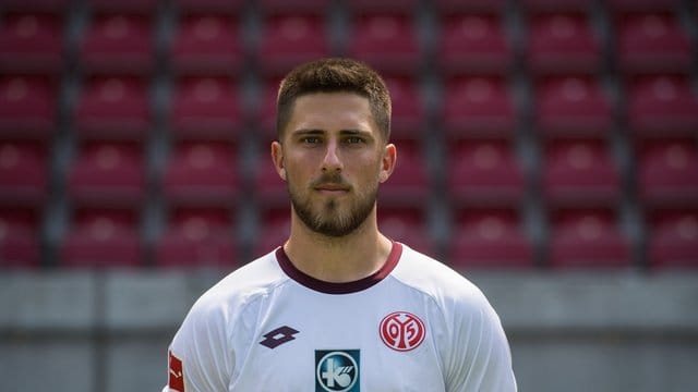 Torhüter Jannik Huth wechselt vom FSV Mainz 05 zum Bundesliga-Aufsteiger SC Paderborn.